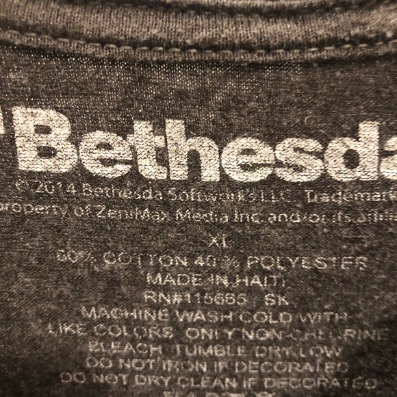 Fallout Shirt - Picture 2 of 3